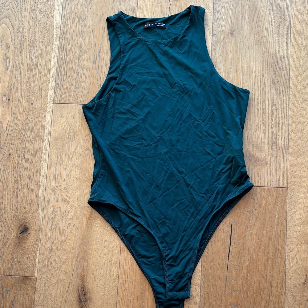 SHEIN Evergreen  Sleeveless bodysuit
